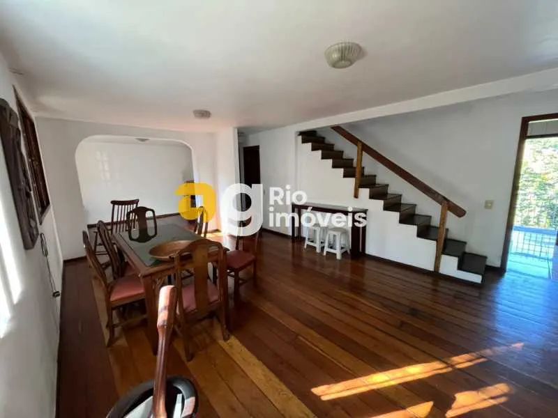 Maravilhosa casa com piscina - Foto 5