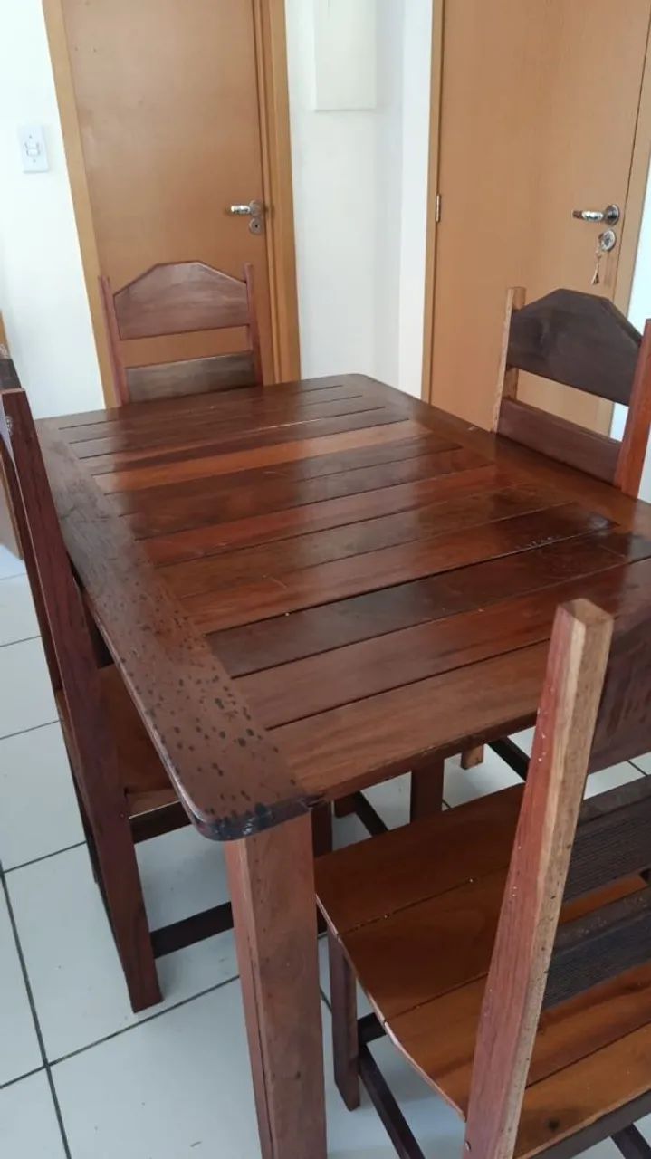 Mesa de Angelim pequena .