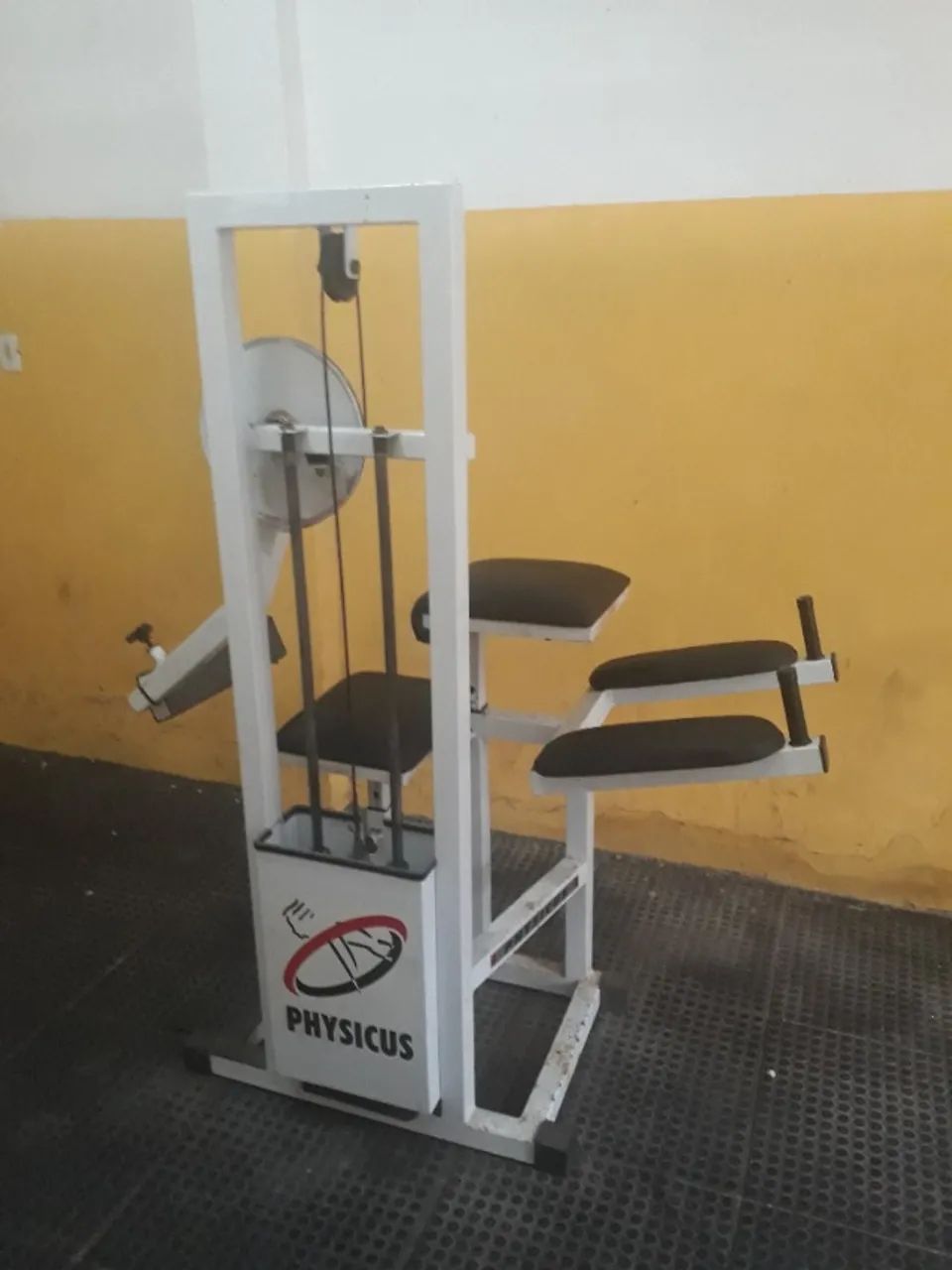 maquina de gluteos - Foto 3