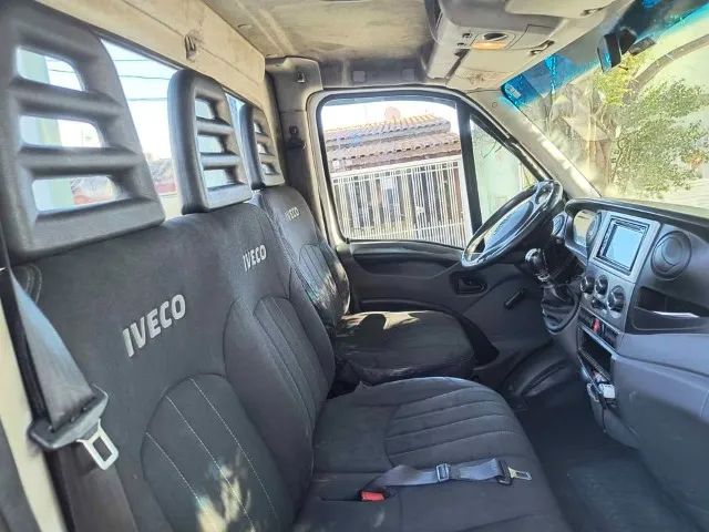 Iveco Daily 35s14 Plataforma 2013 - Foto 5