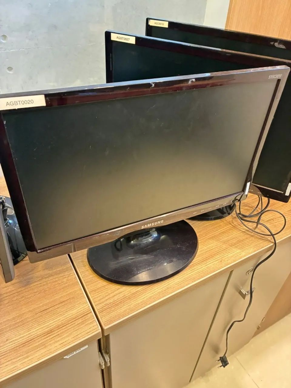 MONITOR SAMSUNG S19C301F