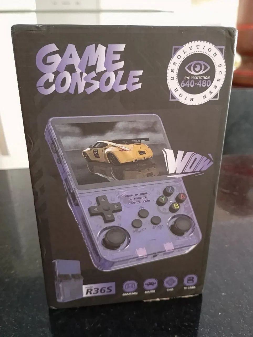 Game console 