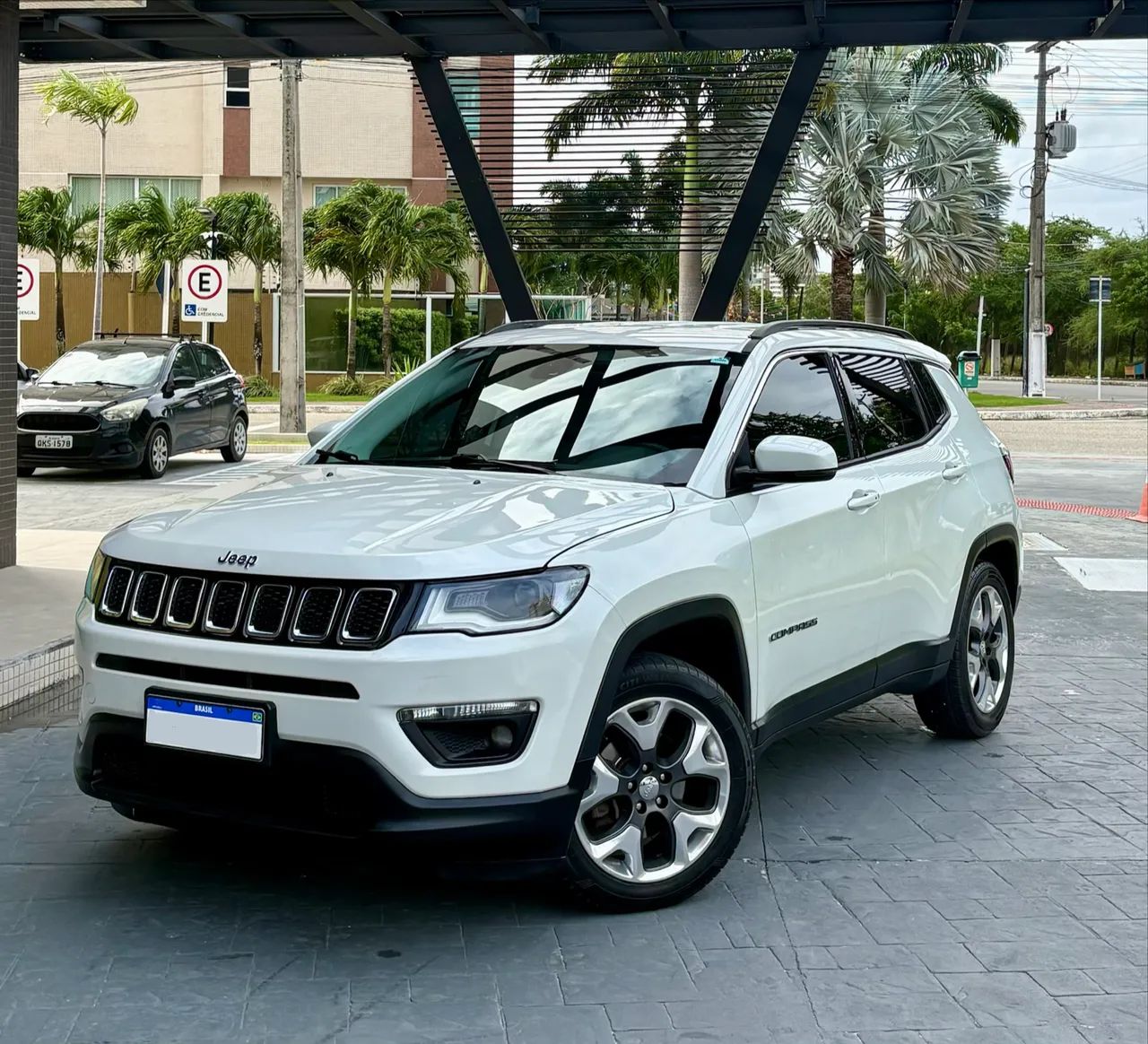 Jeep Compass COMPASS LONGITUDE 2.0 4x2 Flex 16V Aut. 2019