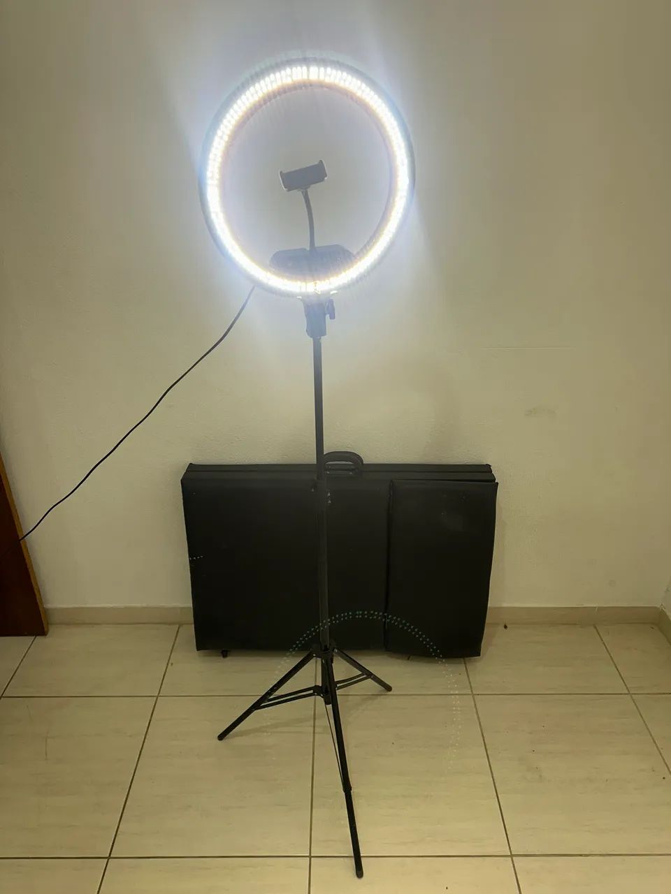 Guarda roupas, macas para estúdio, ring light  - Foto 4