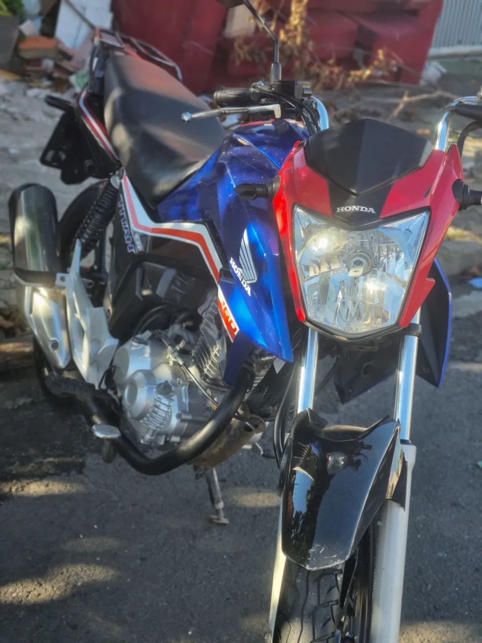 Titan 160
