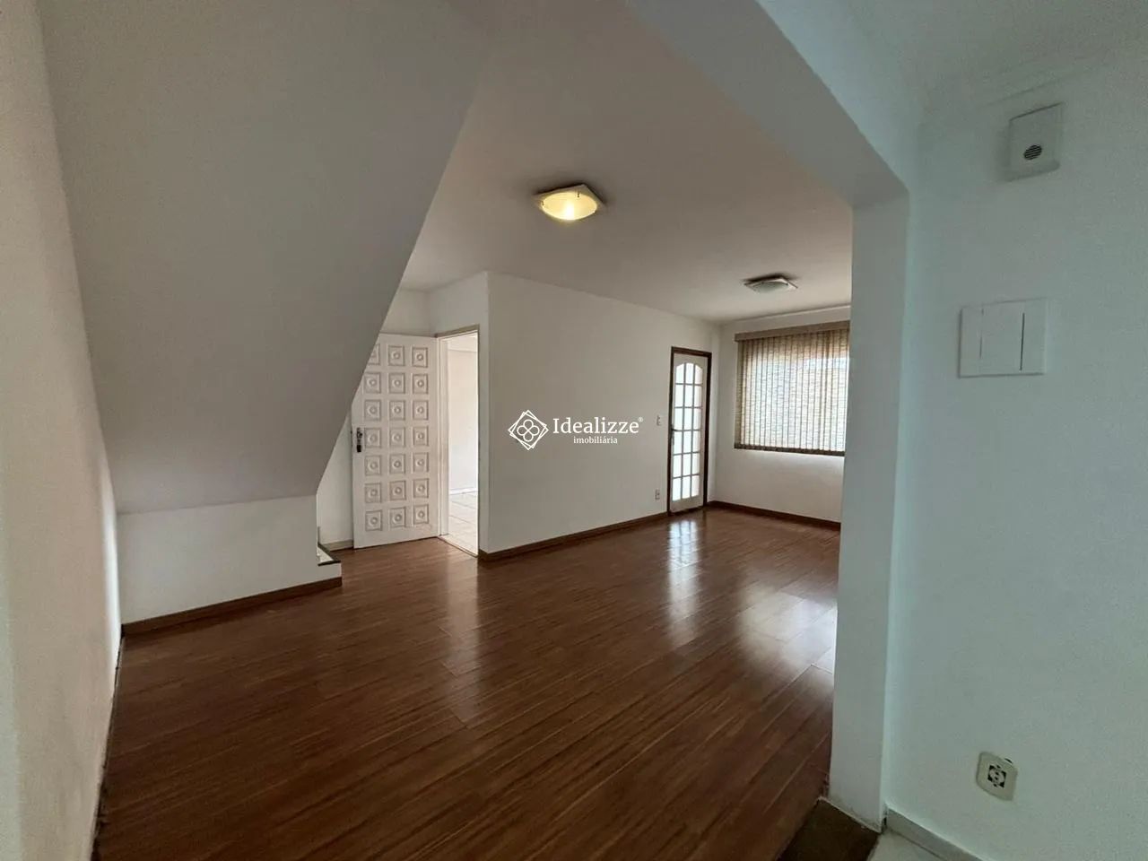 Duplex com 04 quartos no bairro Parque das Ilhas em Volta Redonda/RJ