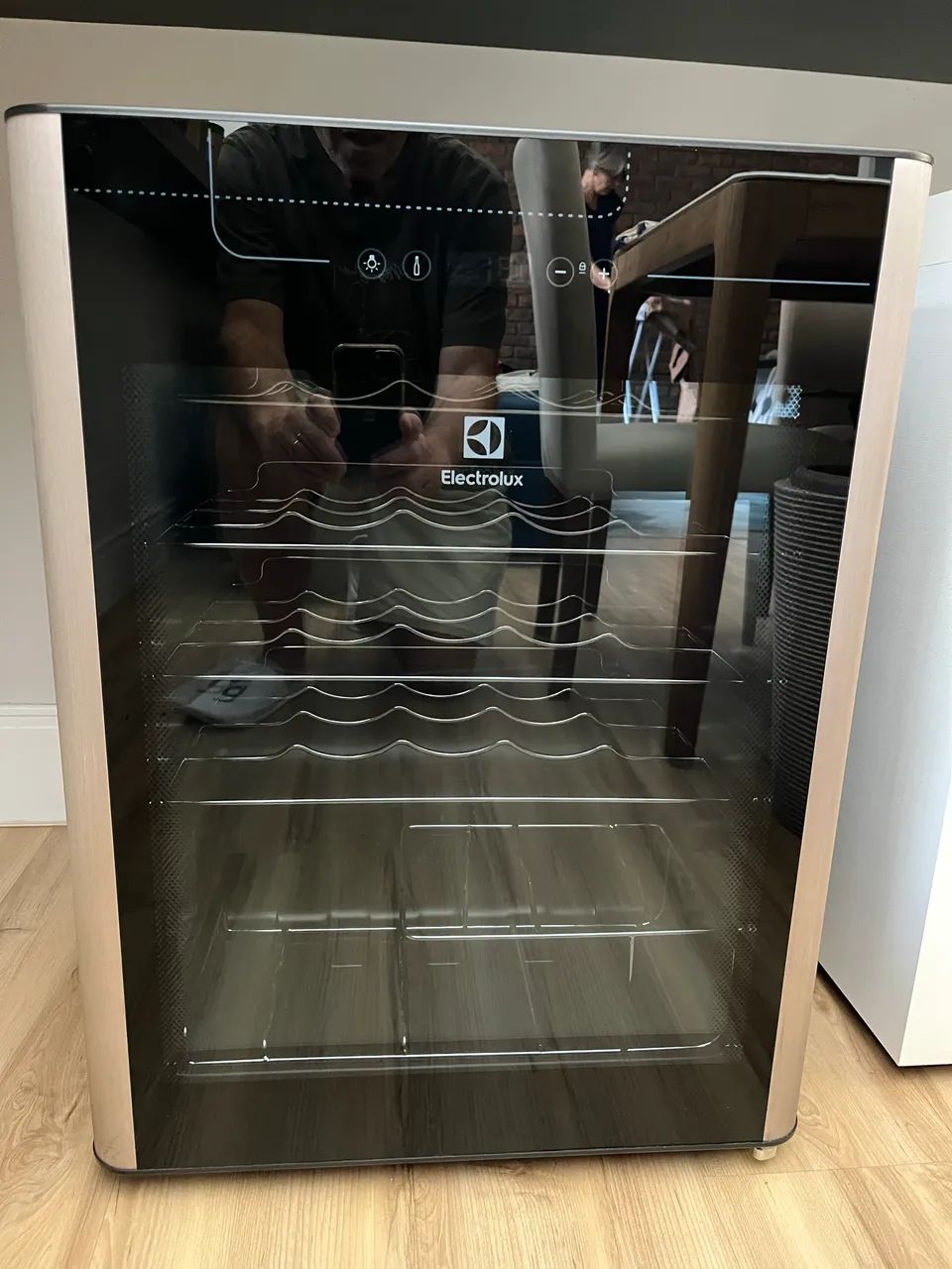 Adega Electrolux ACS 24 - Foto 2