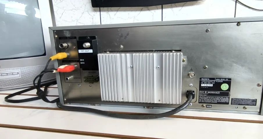 Sony BVW-22, um reprodutor de videocassete profissional de padrão broadcast,(betacam sp)  - Foto 5