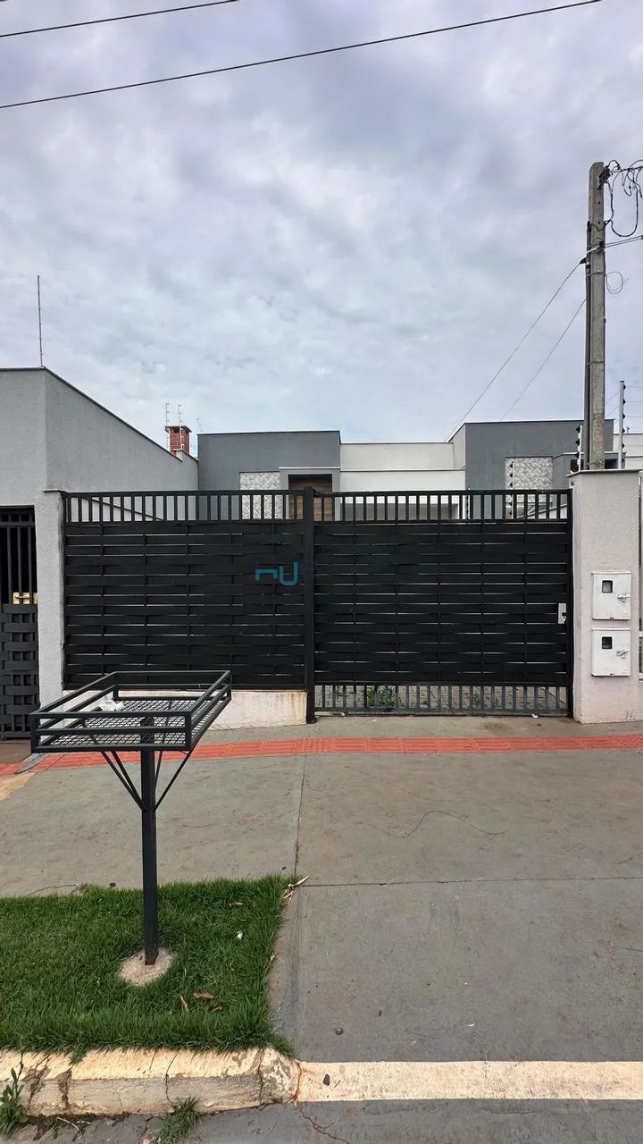 Casa para alugar em Londrina, Pacaembu, com 3 quartos, com 90 m²