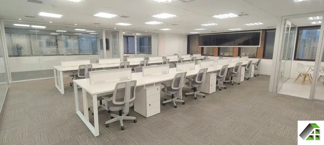 Escritório Reformado e Mobiliado | 202 m² | 2 Vagas - Foto 3