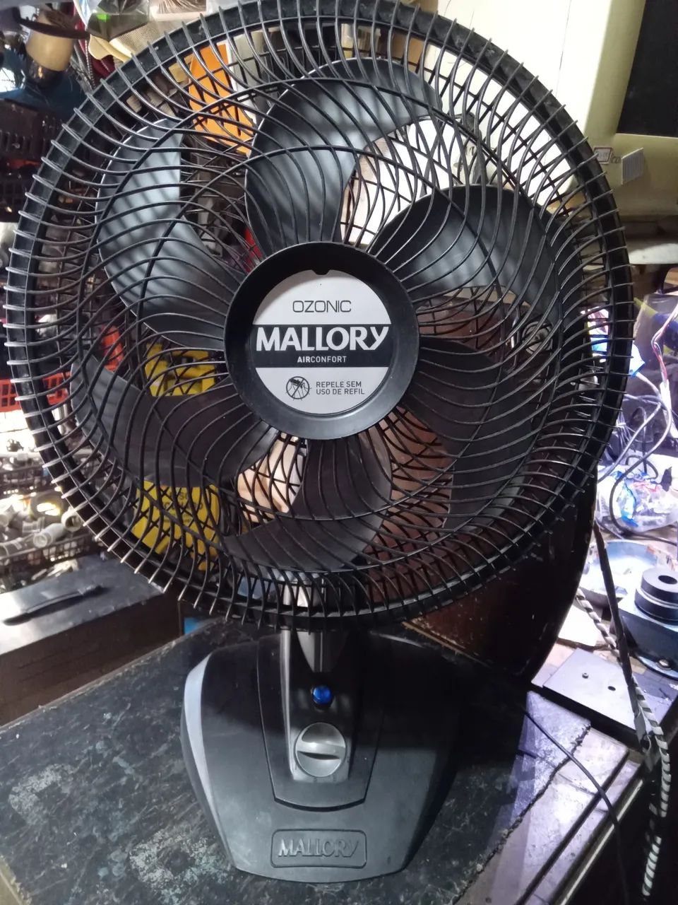 Ventilador mallory com repelente eletrônico de mosquitos