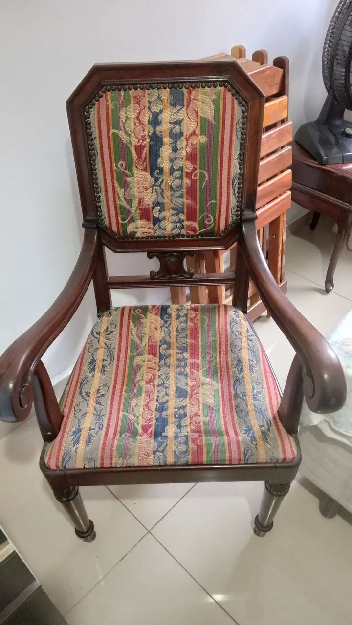 Vendo cadeira colonial usada - Foto 3