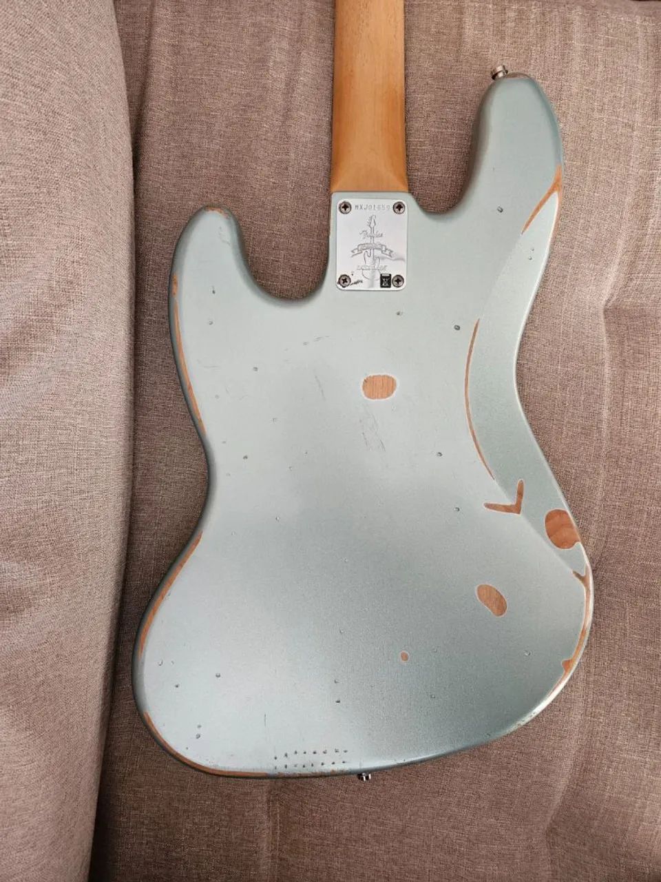 Baixo Fender 60th Anniversary Road Worn '60s Jazz Bass + hardcase