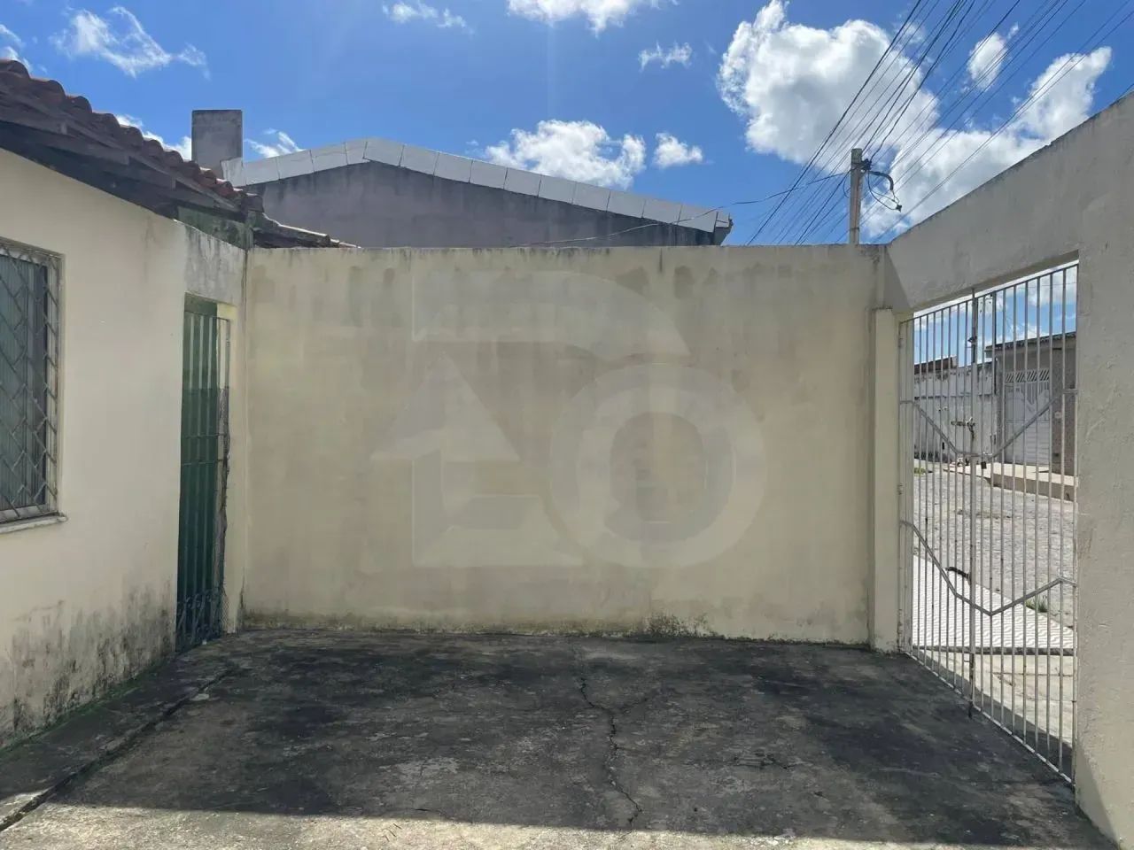 Casa no Bairro Taiçoca  com 2/4 e Sala Ampla no CJ Maria do Carmo