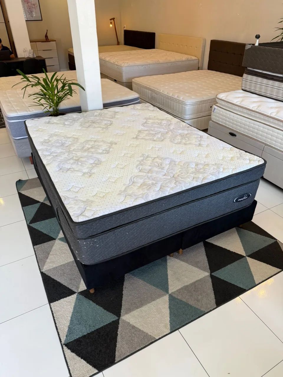 Cama box QUEEN SIZE MAXFLEX COM COLCHÃO SEMINOVO - Entrego! 