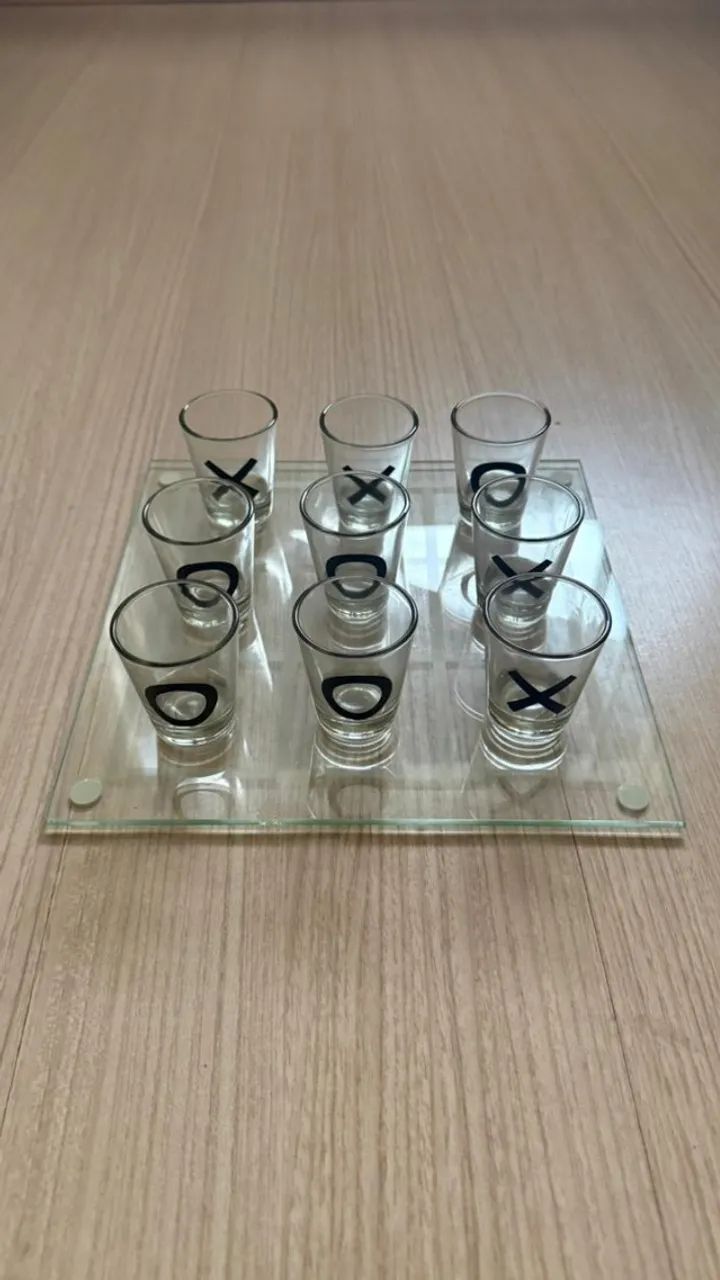 Jogo da Velha com Copos de Shot/Drink com Tabuleiro de Vidro - 9 Copos