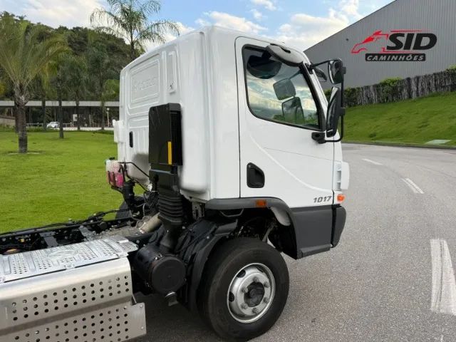 Mb Accelo 1017 Zero 2025  - Foto 3