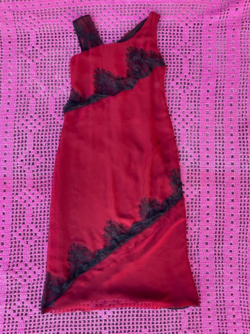 Vestido vermelho com renda 