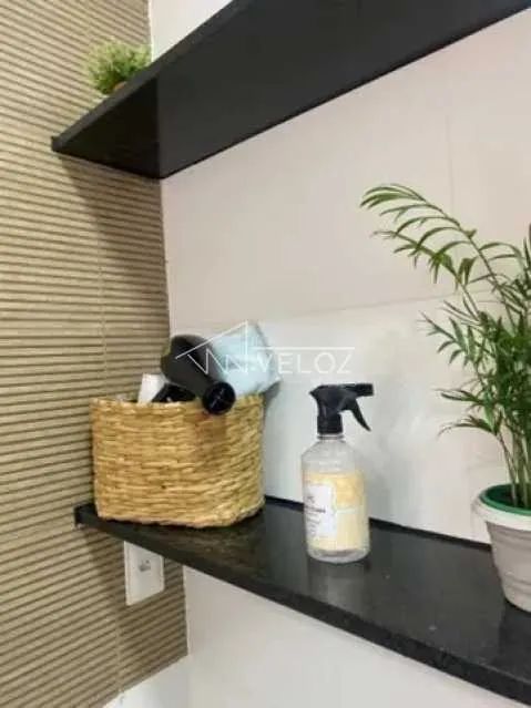Kitnet/Conjugado - / Residencial / Centro