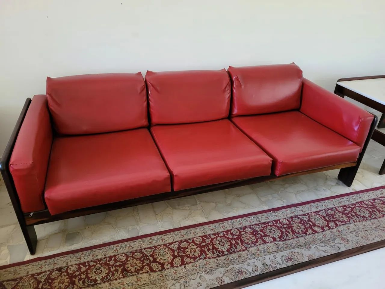 Conjunto de Sofá, Poltronas e Mesas em mármore - Foto 2