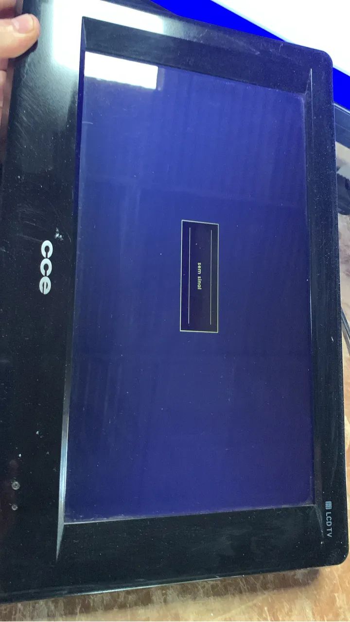 TV CCE 14 polegadas LCD entrada av - Foto 2