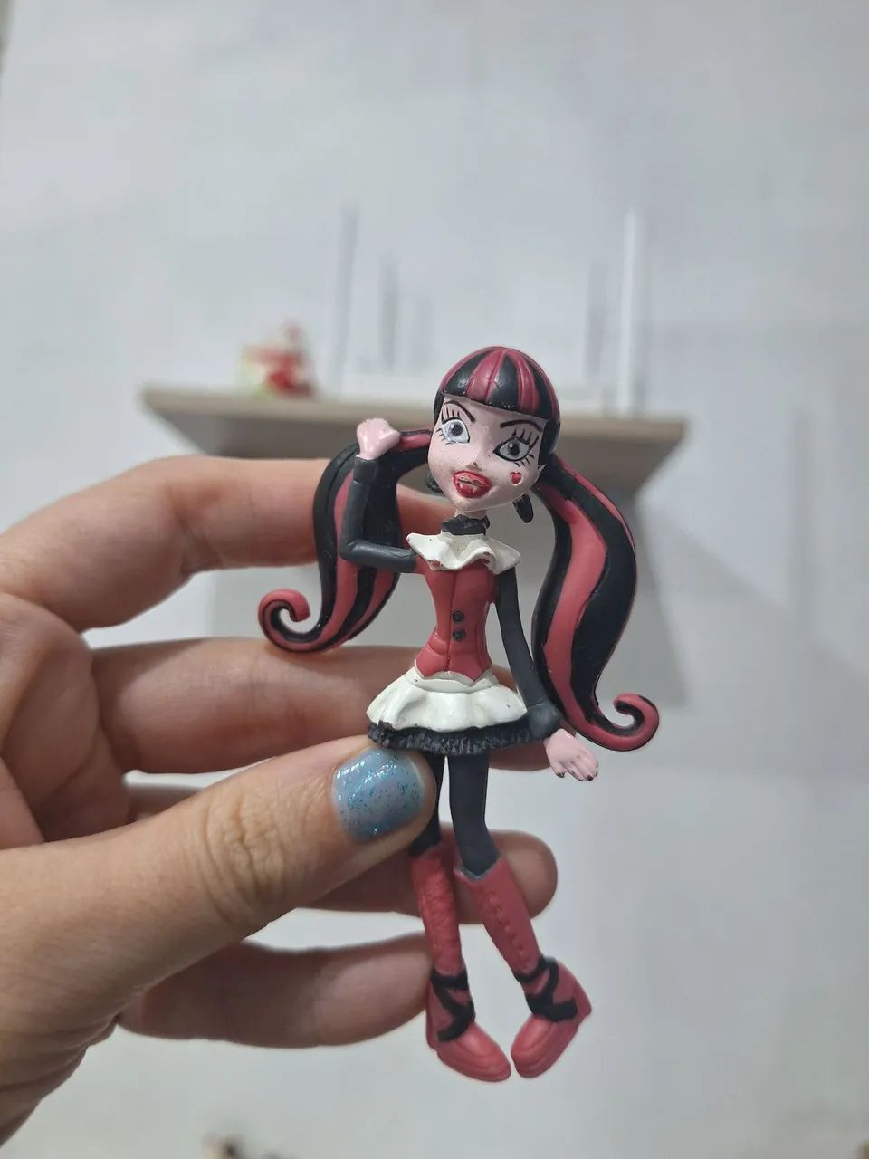 Mini boneca Draculaura Monster High G1 Importada - Foto 2