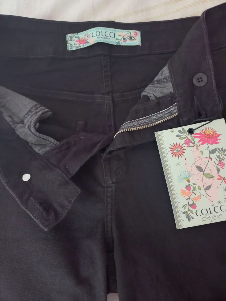 Bermuda Colcci nova na etiqueta 