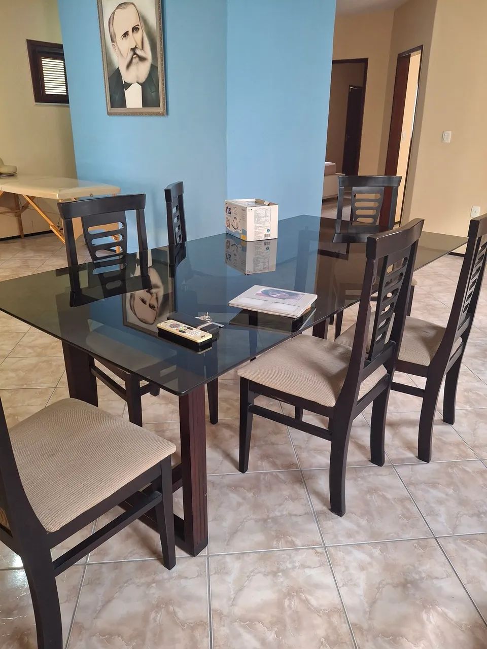 Mesa tampo de vidro com 6 cadeiras  - Foto 3