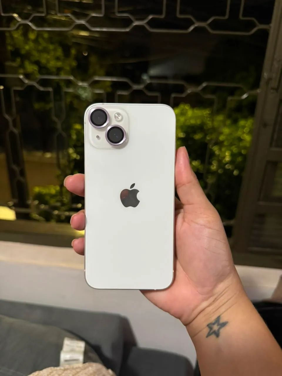 Vende-se IPhone 2300