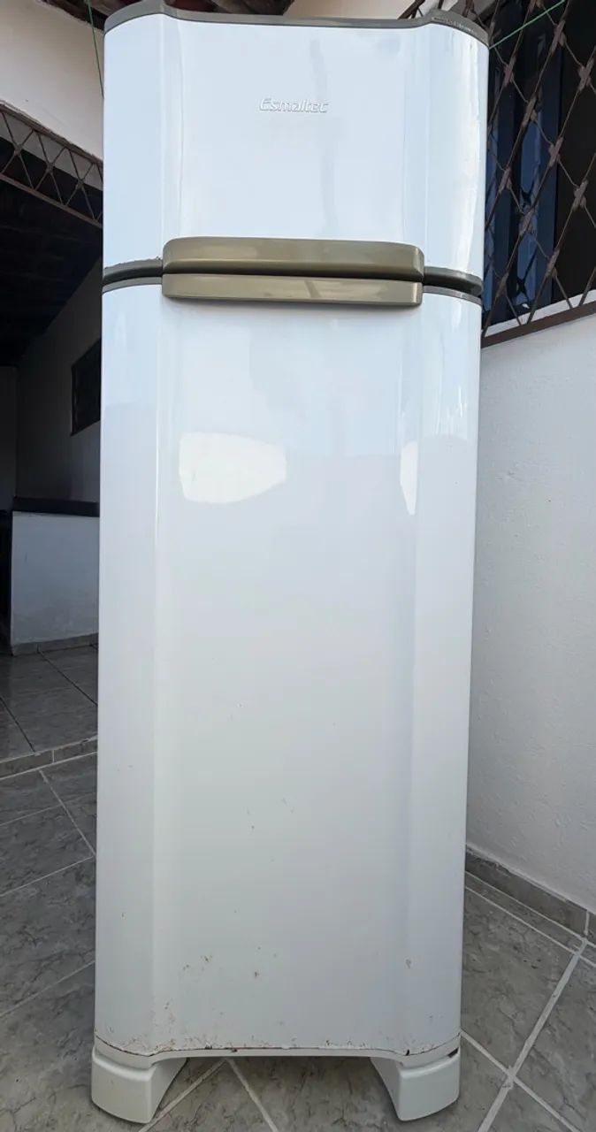 Geladeira esmaltec modelo RCD 34