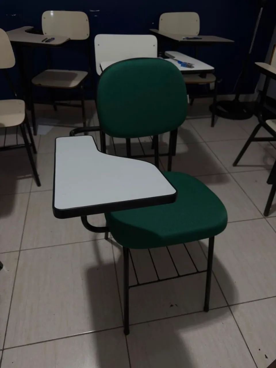 Cadeira universitária  - Foto 2