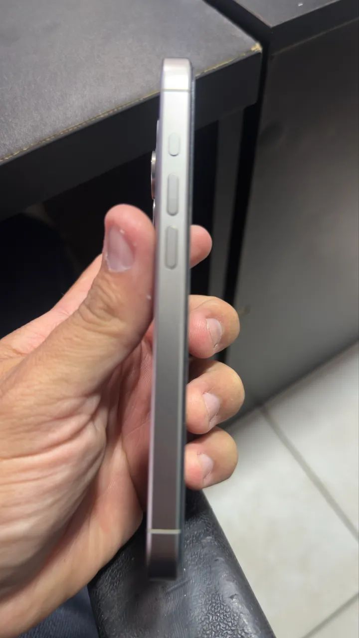 iPhone 15 PRO - Foto 2
