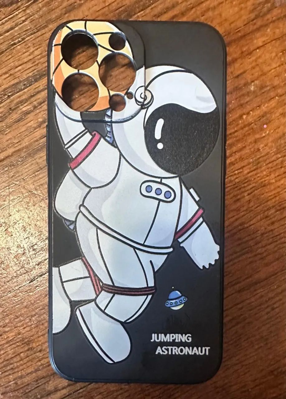 capa para Iphone 13 importado (desapego)