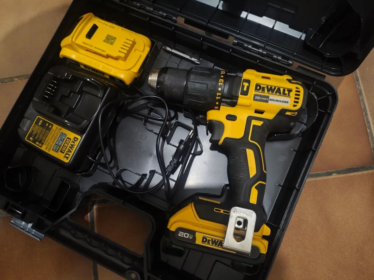 Parafusadeira Dewalt  - Foto 2