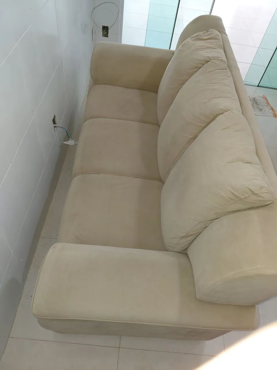 SOFÁ 3 LUGARES BEGE- CONSERVADO  - Foto 3