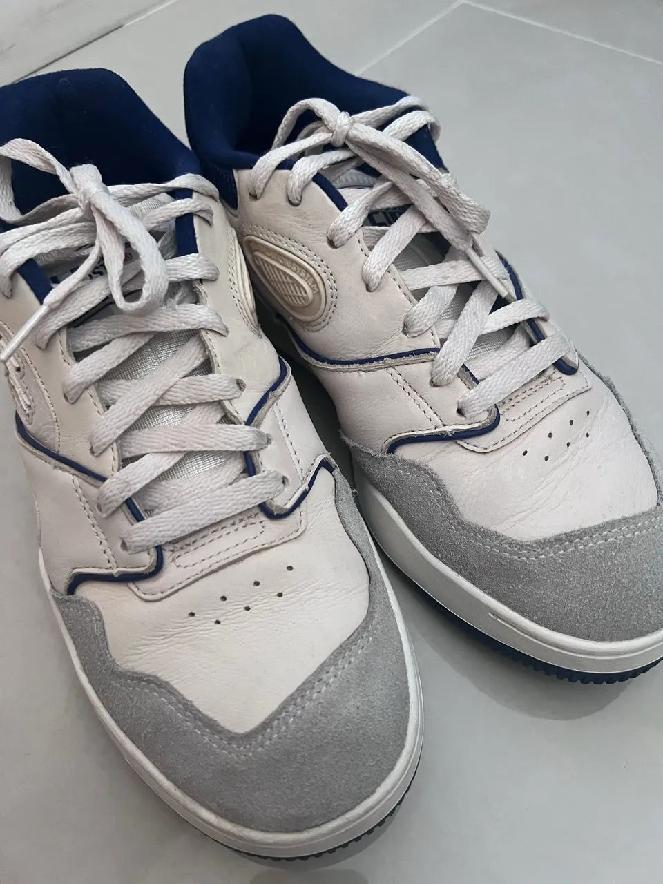 Tênis Lacoste modelo Lineshot