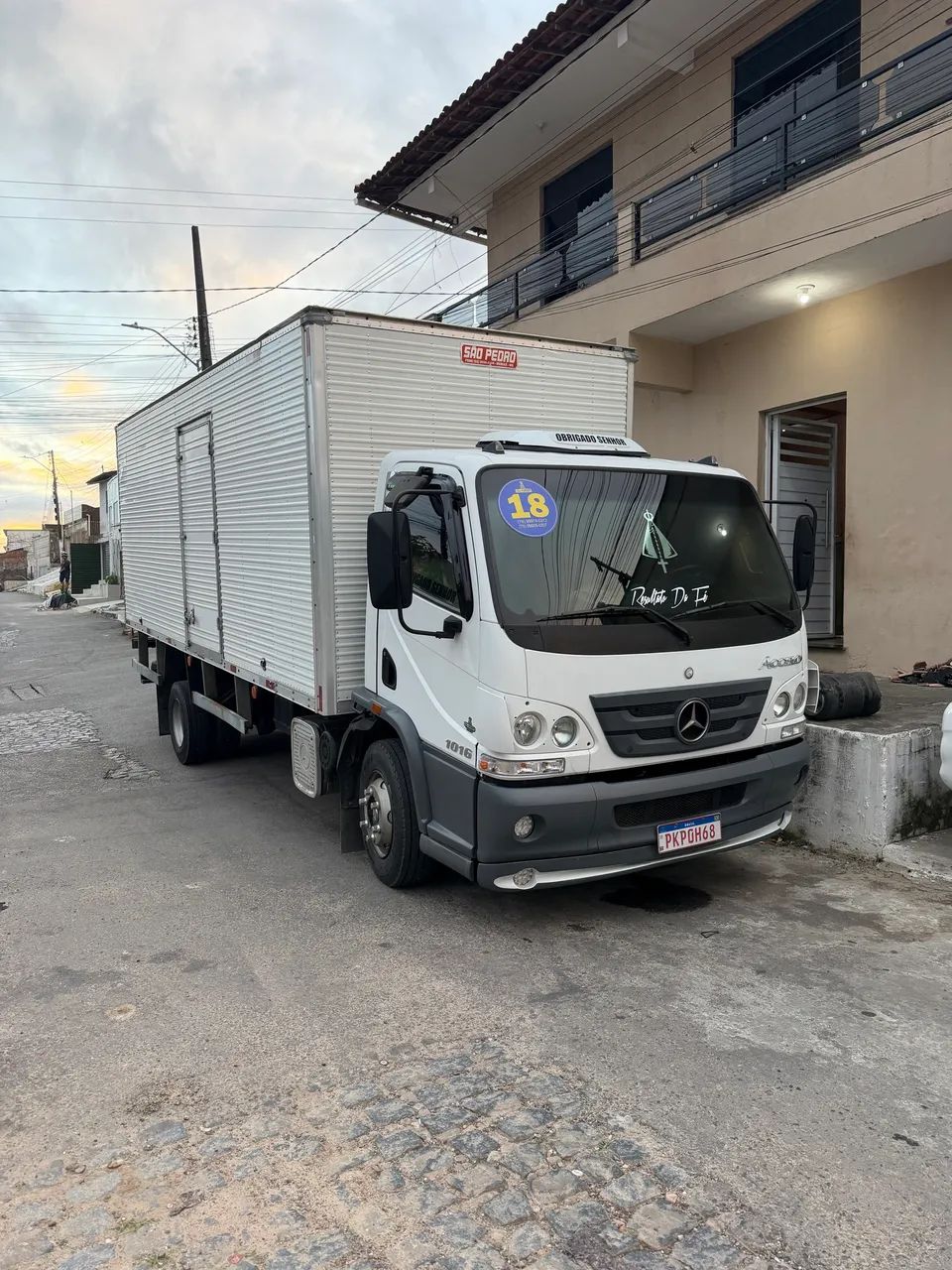 Transporte de fretes e mudanças Bau 3/4 