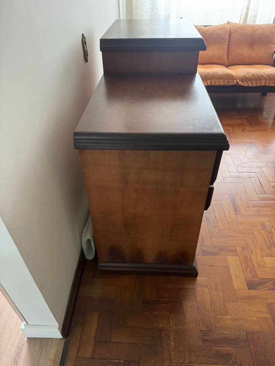 Sofá e rack de madeira  - Foto 2