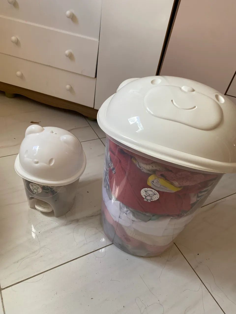 Conjunto lixeira e cesto de roupa quarto bebê  - Foto 5