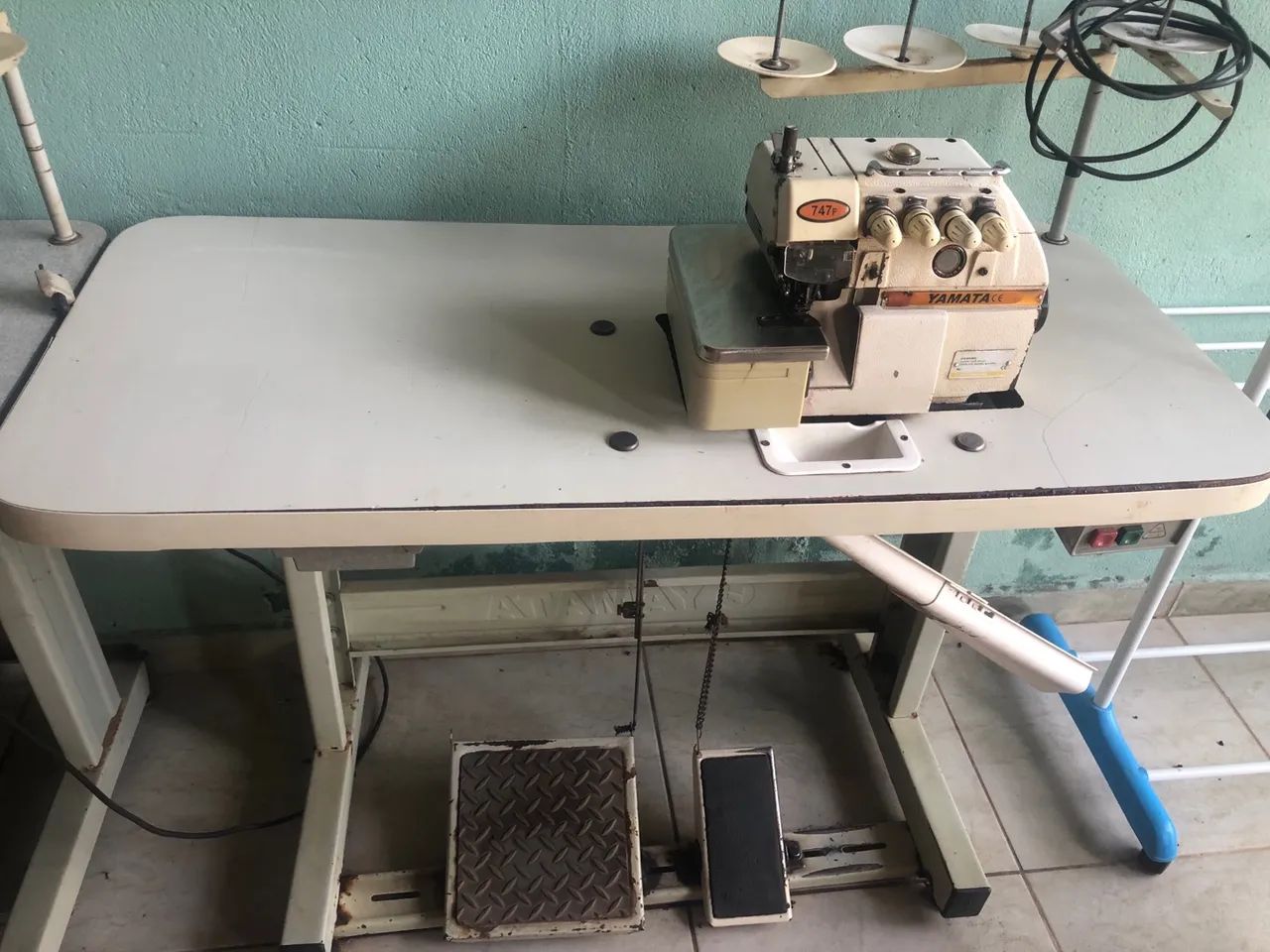 Maquina overlock  - Foto 2