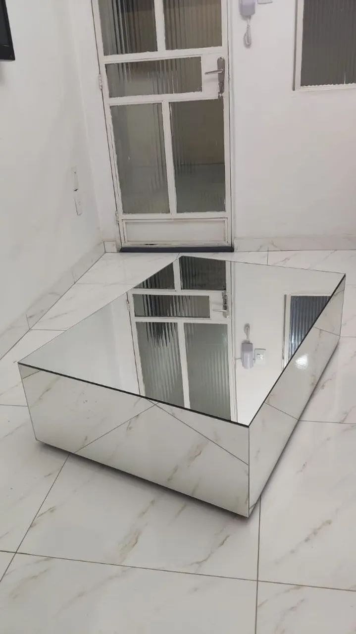 Mesa de centro em espelho 