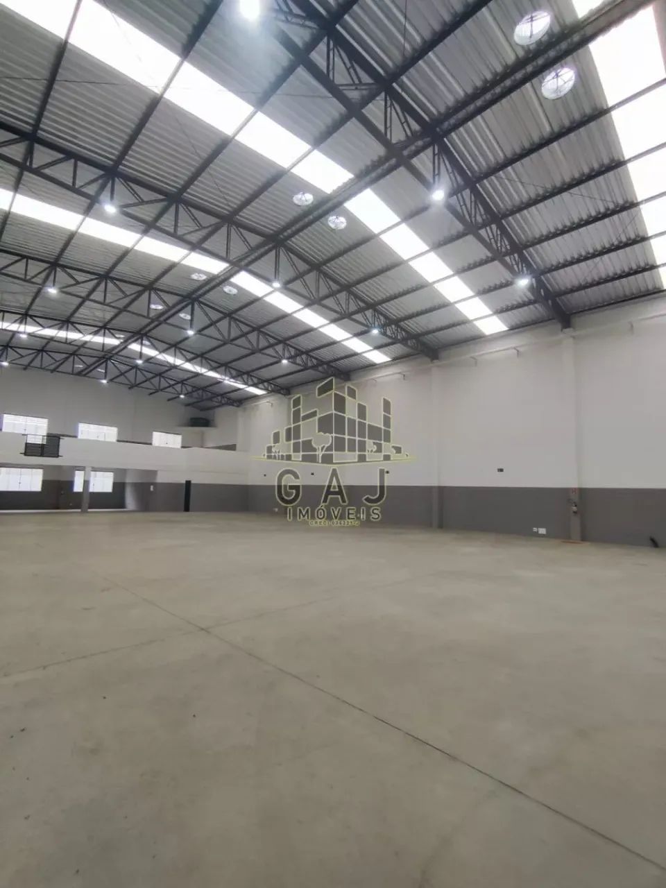 Salão industrial c/ 860m² em condomínio - Cintec - SBO/SP