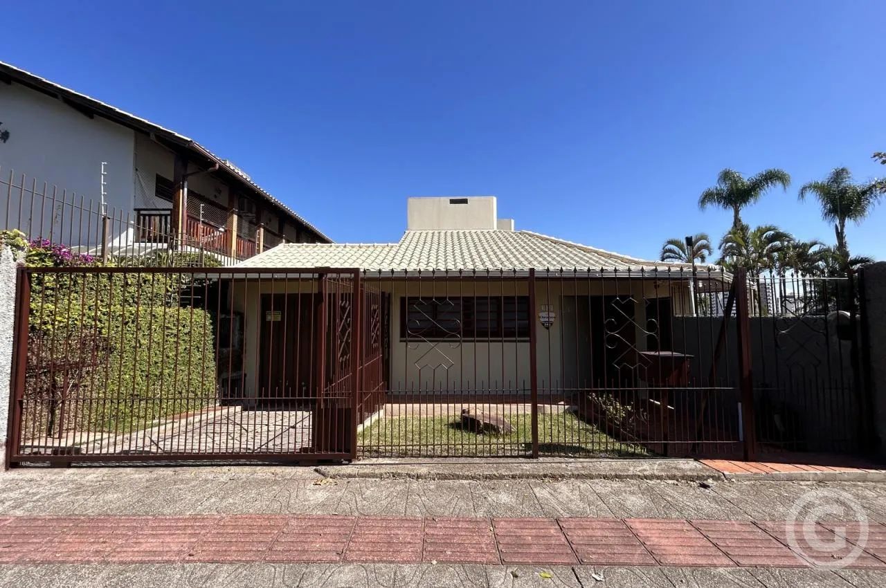 Casa ampla com localização ideal em Florianópolis - Foto 4