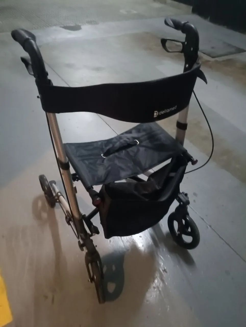 Foldable walker – used for 1 month – used only for 1 month