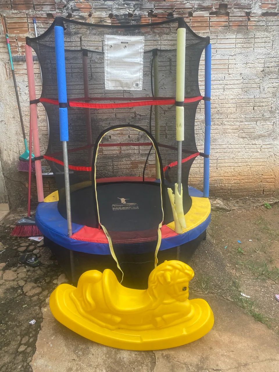 Vende-se Pula Pula e cavalinho 