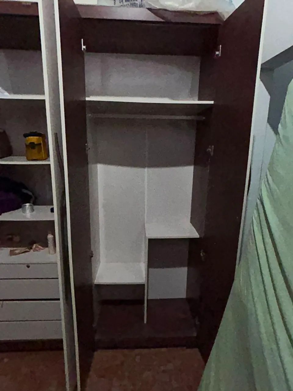 Vendo guarda roupas de 6 portas  - Foto 3