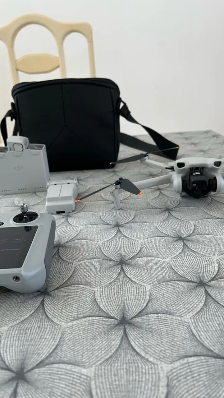 Drone DJI Mini 3 combo com tela - Foto 2