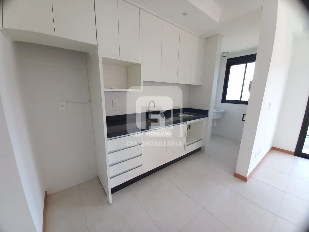 Apartamento de 2 dormitórios em Coqueiros - Foto 2