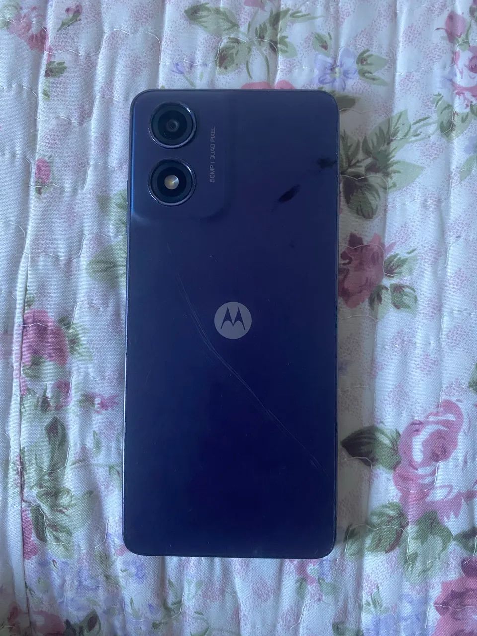Telefone semi novo 