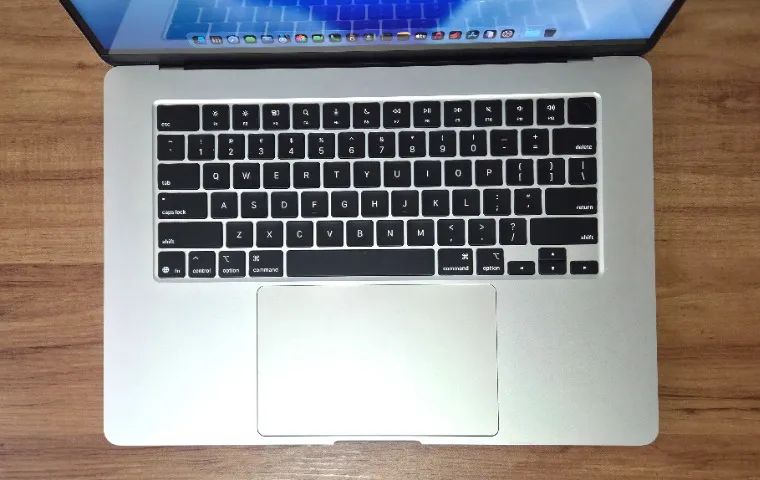 Macbook Air 15 Polegadas M4 512 GB Starlight - Notebooks - Jardim